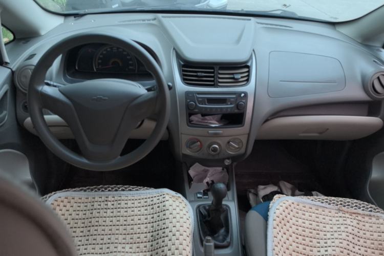 Used Chevrolet Sail 2010 Sedan 1.2L Manual Fashion Edition Center Console