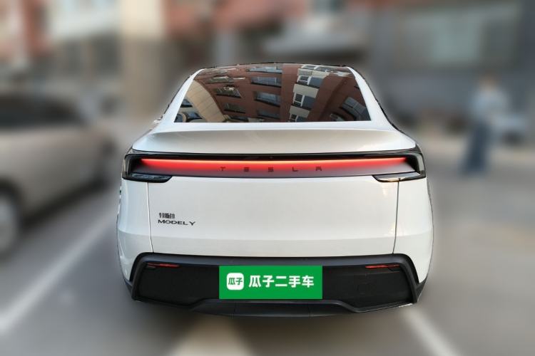 Used Tesla Model Y 2025 Rear-Wheel-Drive Version