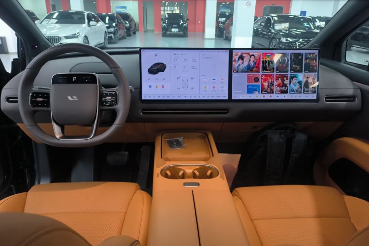 Used Li Auto Li Auto i6 2025 Model Four-Wheel-Drive Standard Type
