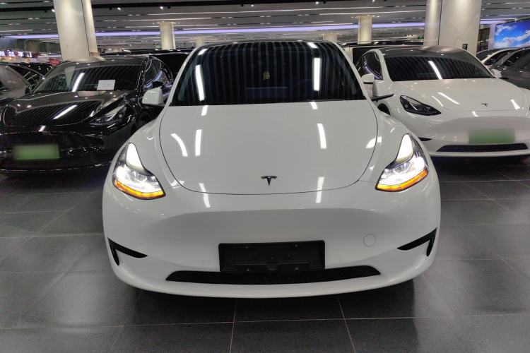 Used Tesla Model Y 2023 Rear-Wheel-Drive Version Front