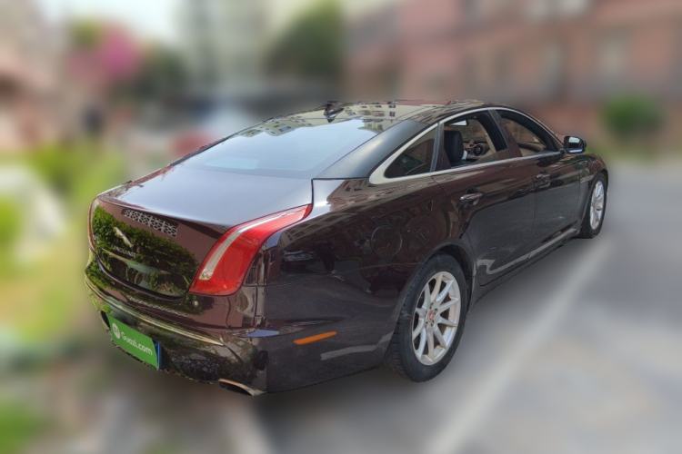 Used Jaguar XJ 2015 XJL 2.0T Two-Wheel-Drive Elegant Business Edition Rear Right 45 Deg