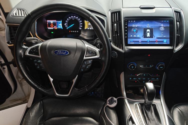 Used Ford Edge 2015 2.0T GTDi Two-Wheel-Drive High-Line Version