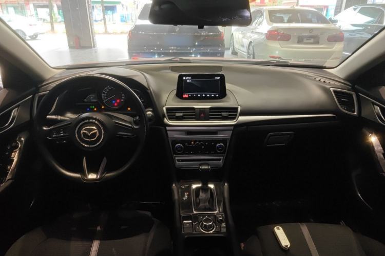 Used Mazda Mazda 3 Axela 2019 Cloud-Controlled Sedan 1.5L Automatic Luxury Model China VI Standard
