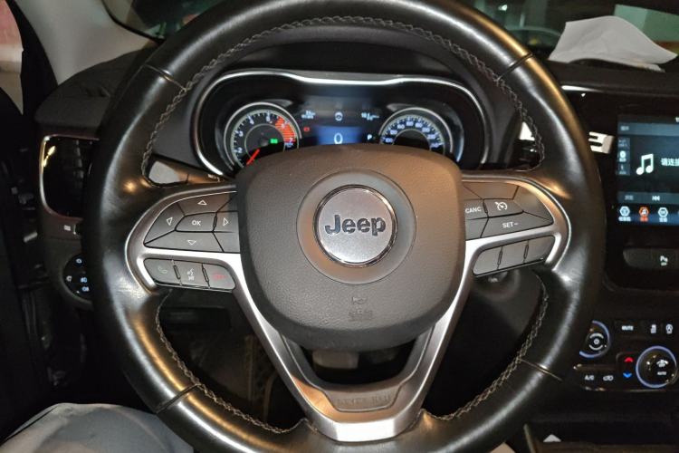 Used Jeep Cherokee 2020 2.0T Two-Wheel Drive Leading Edition