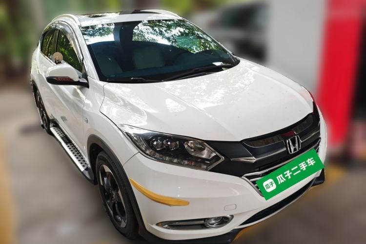 Used Honda Vezel 2017 1.8L CVT Front-Wheel Drive Pioneer Edition Front Right 45 Deg