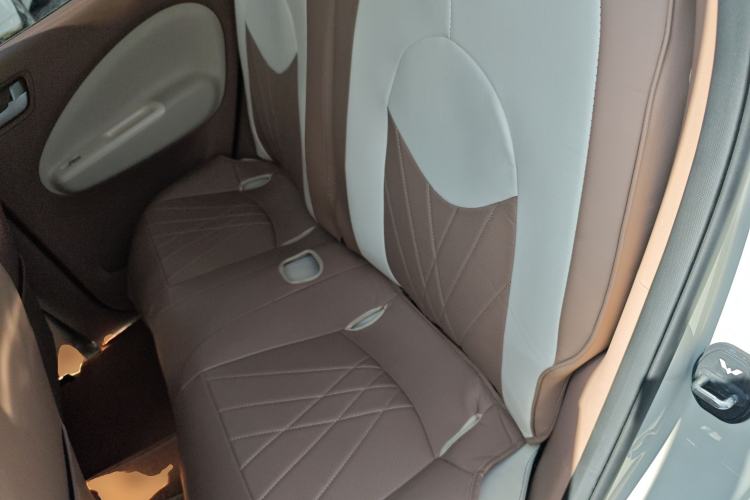 Used Wuling Hongguang MINIEV 2025 Four-Door Version Advanced Edition Left Rear Seat