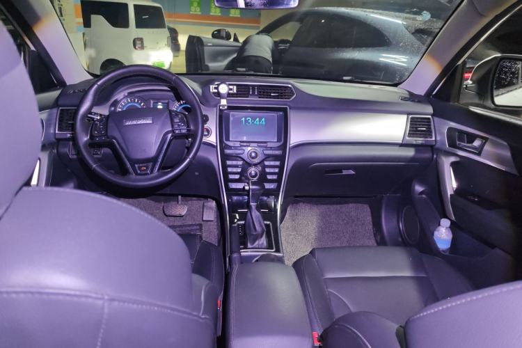 Used Haval H2 2017 Red-Label 1.5T Automatic Two-Wheel Drive Elite Model
