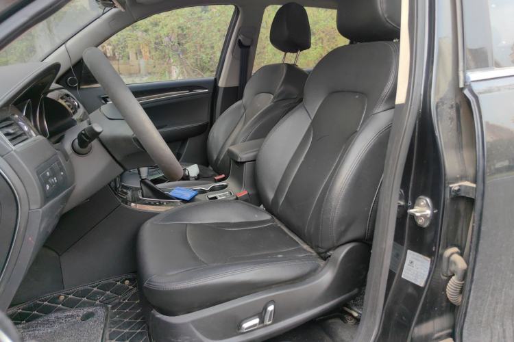 Used Zotye T600 2015 2.0T DCT Prestige Edition Left Front Seat