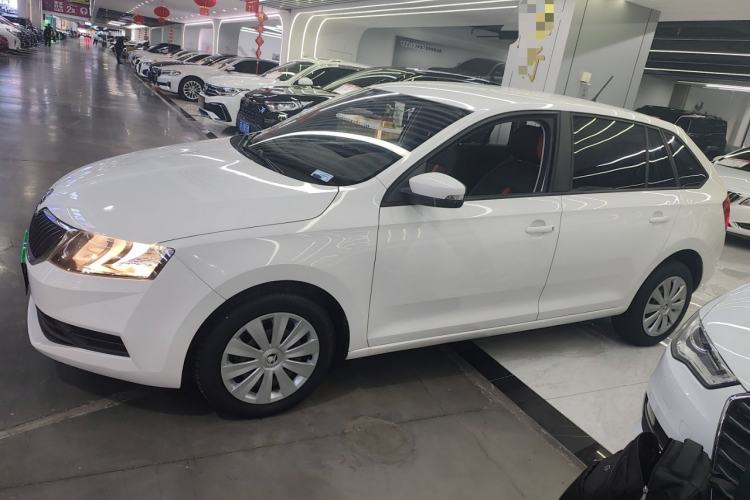 Used Skoda Rapid Spaceback 2018 1.6L Automatic Standard Edition
