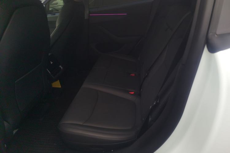 Used Tesla Model Y 2025 Long-Range All-Wheel-Drive Version
