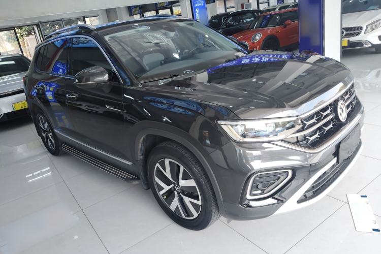 Used Volkswagen Tayron 2023 330TSI Two-Wheel-Drive Luxury Plus Advanced Version Front Right 45 Deg