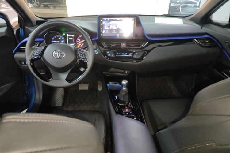 Used Toyota IZOA 2018 2.0L Yichi Version China VI Standard