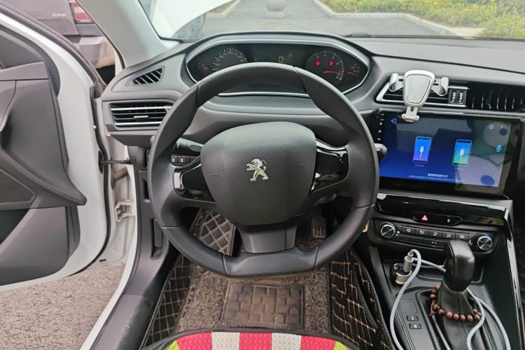 Used Peugeot 308 2016 1.6L Automatic Fashion Edition Steering Wheel
