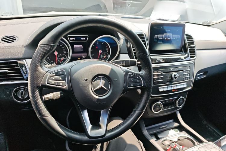 Used Mercedes-Benz GLE Coupe 2015 GLE 400 4MATIC Coupe SUV Center Console