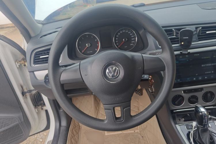 Used Volkswagen Lavida 2013 Restyled Classic 1.6L Automatic Comfort Edition
