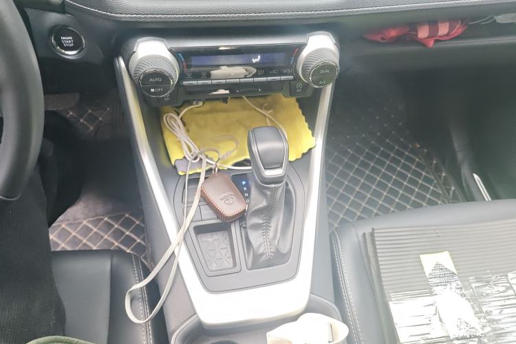 Used Toyota Wildlander 2023 2.0L CVT Two-Wheel Drive Luxury PLUS Edition
