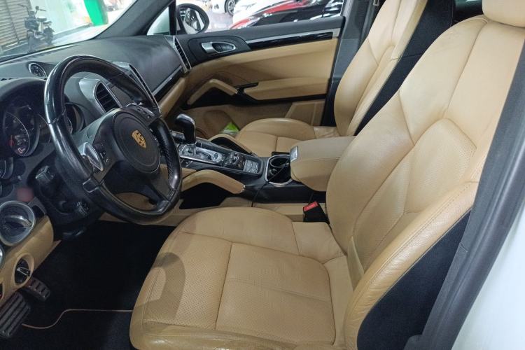 Used Porsche Cayenne 2014 Cayenne Platinum Edition 3.0T Left Front Seat