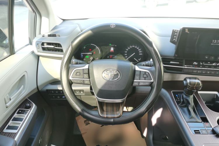 Used Toyota Granvia 2024 2.5L Hybrid Comfort Edition