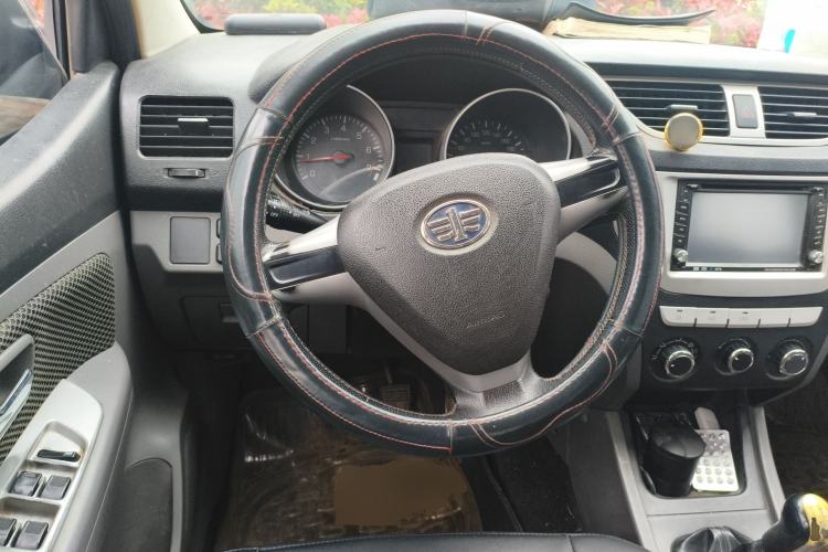 Used FAW Senya S80 2013 1.5L Manual 5-Seat Urban Fashion Edition Steering Wheel
