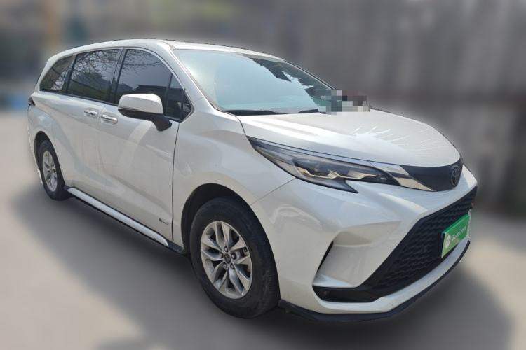 Used Toyota Granvia 2024 2.5L Hybrid Comfort Edition Front Right 45 Deg