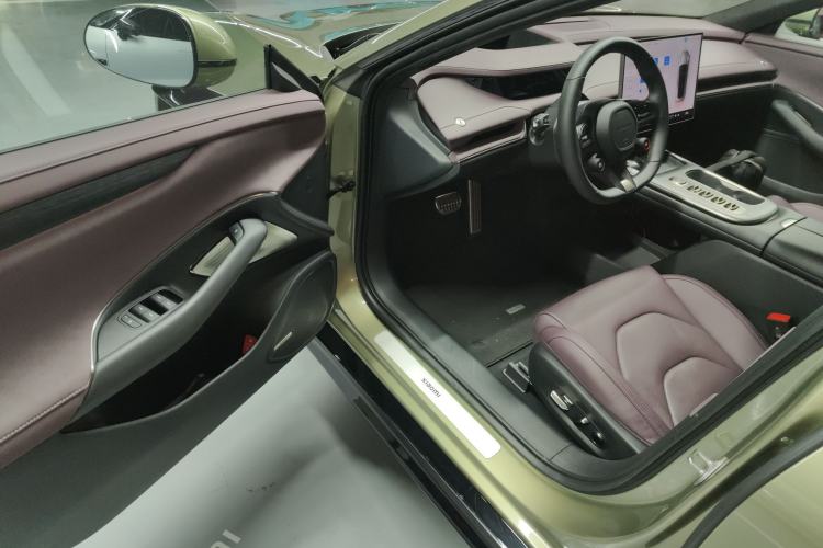 Used Xiaomi Auto SU7 2024 Four-Wheel Drive Ultra-Long Range Advanced Intelligent Driving Max Edition
