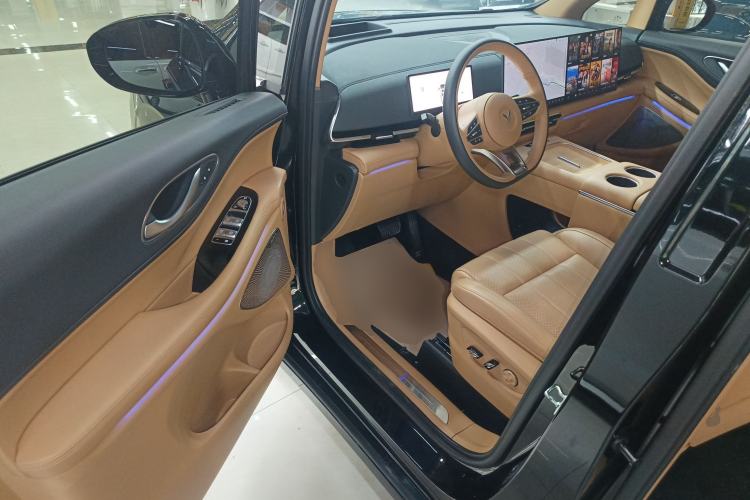 Used VOYAH Dream 2025 PHEV Four-Wheel Drive Prestige Kunpeng Edition
