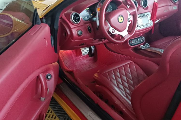 Used Ferrari California T 2009 4.3L Standard Edition Driver Seat
