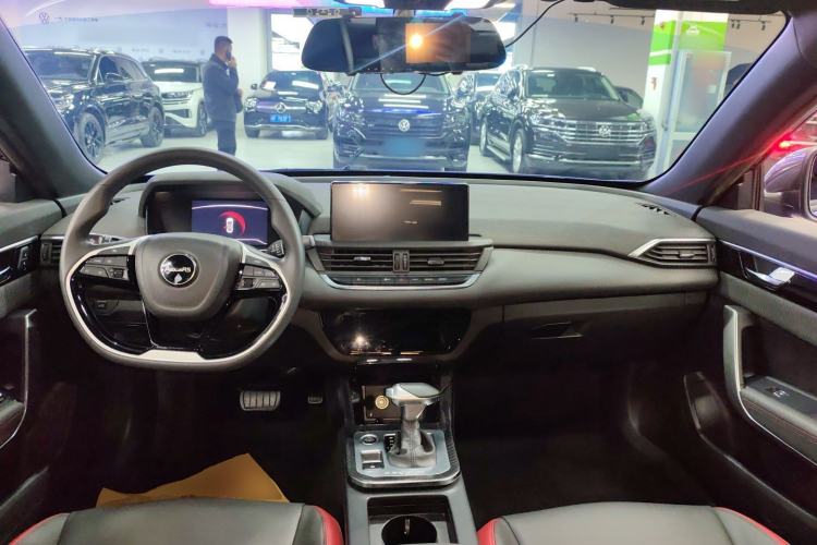 Used Dongfeng Aeolus Yixuan 2020 230T Automatic Glare-Proof Dark Knight Edition Center Console