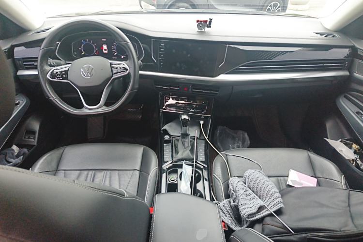 Used Volkswagen Passat New Energy 2022 430 PHEV Hybrid Luxury Edition Center Console