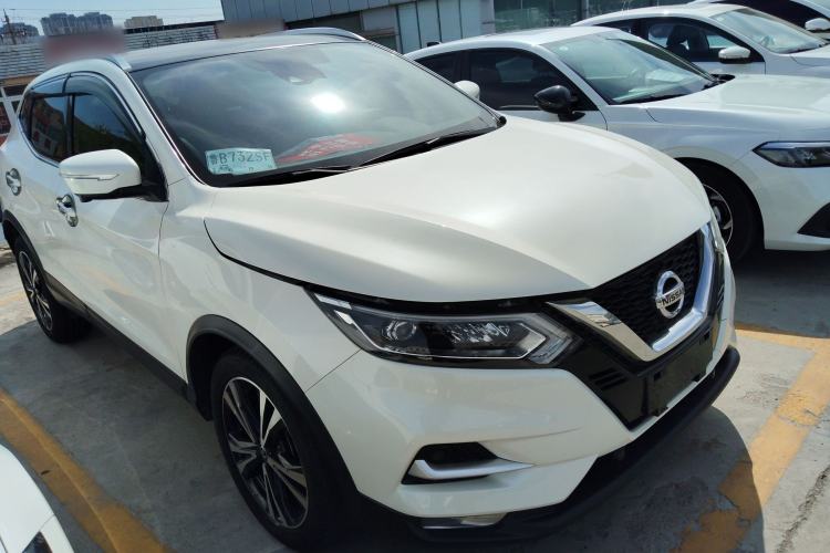 Used Nissan Qashqai 2021 2.0L CVT Luxury Edition Front Right 45 Deg