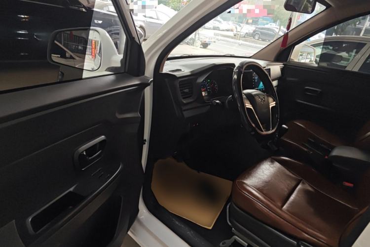 Used Wuling Hongguang V 2019 1.5L Enjoyment Version China VI LAR
