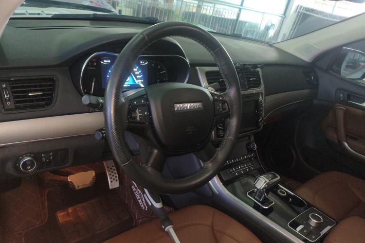Used Haval H8 2017 2.0T Gasoline Two-Wheel Drive Smart Edition Steering Wheel