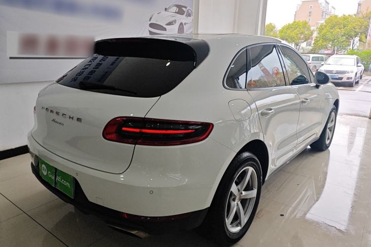 Used Porsche Macan 2017 Macan 2.0T Rear Right 45 Deg