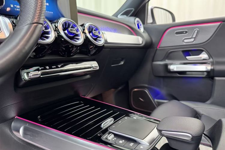 Used Mercedes-Benz EQB 2022 EQB 350 4MATIC First Edition Special Version Interior 2