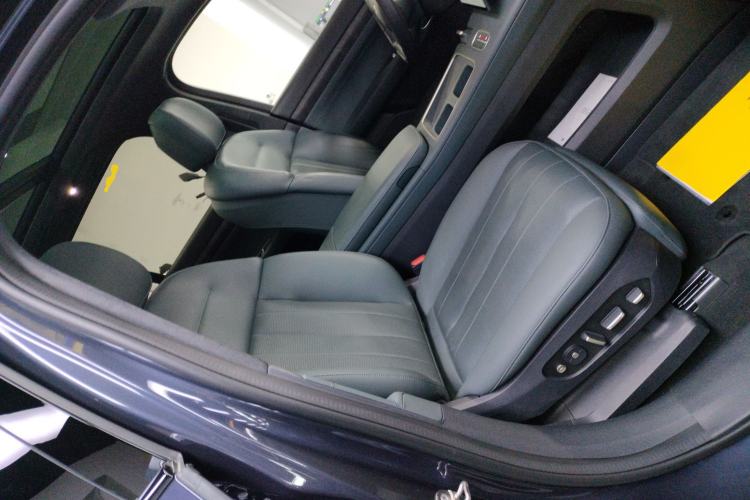 Used Nio ES8 2023 100kWh Signature Edition
