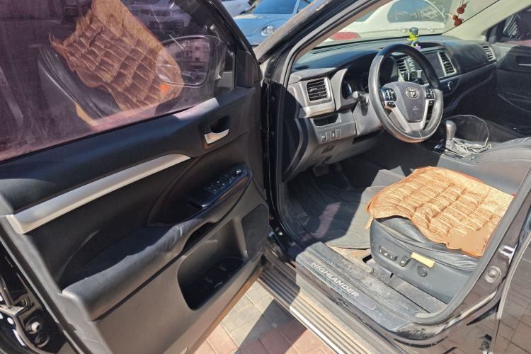 Used Toyota Highlander 2015 2.0T Four-Wheel Drive Luxury Edition 7-Seater
