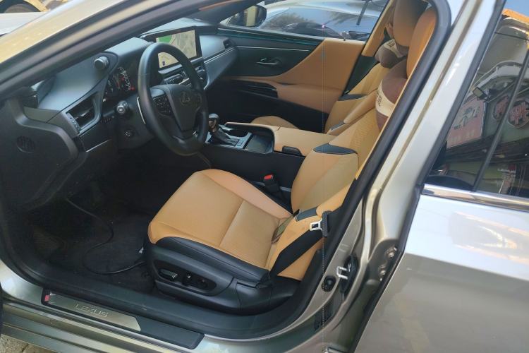 Used Lexus ES 2024 200 Premium Edition
