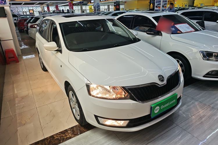 Used Skoda Rapid Spaceback 2016 Revised 1.6L Automatic Chuanxing Version
