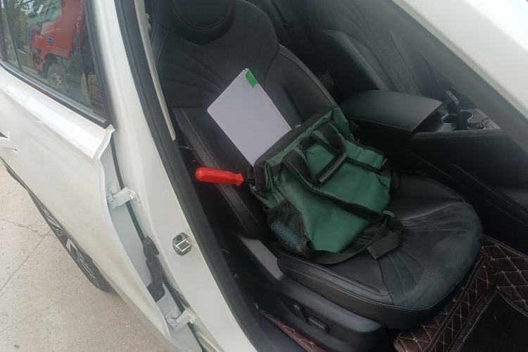 Used Roewe D5X DMH 2024 135 Tech Edition Right Front Seat