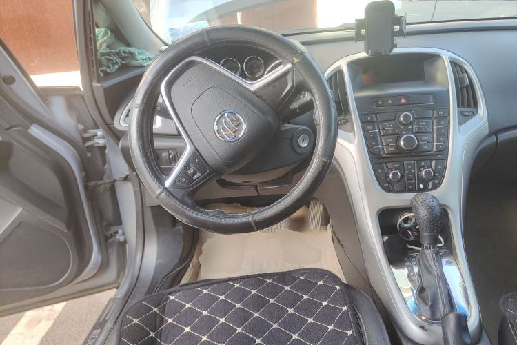 Used Buick GT 2010 XT 1.6T Fashion Sport Edition Steering Wheel