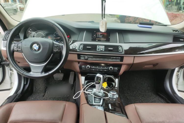 Used BMW 5 Series 2017 525Li Leading Model Center Console