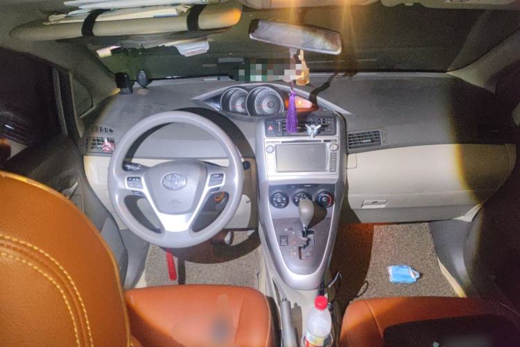 Used Toyota Verso 2014 Starlight 180E CVT Elite Edition