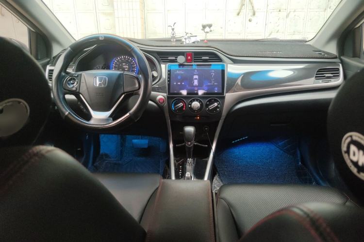 Used Honda Crider 2013 1.8L automatic luxury edition Center Console