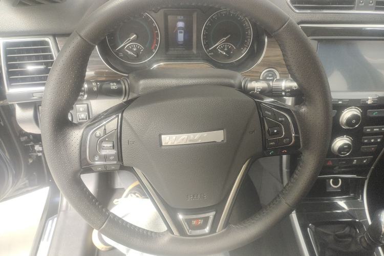 Used Haval H2 2016 Red-Label 1.5T Manual Two-Wheel Drive Luxury Model
