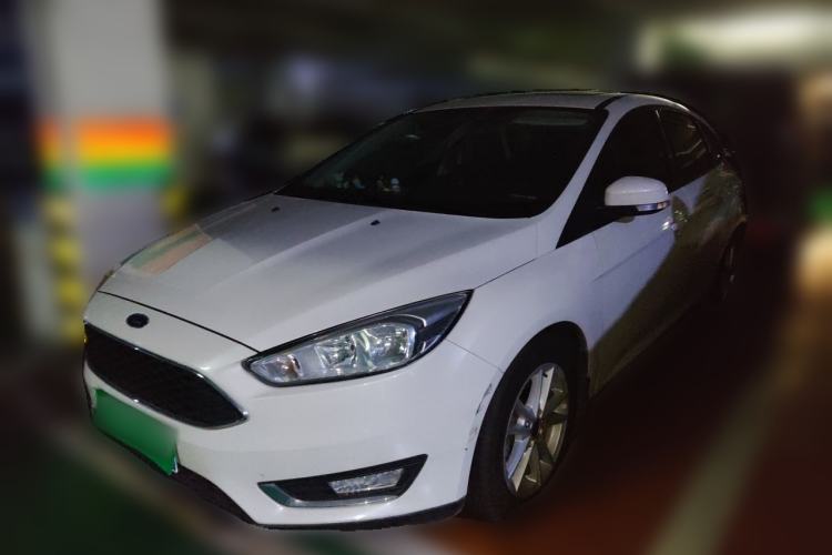 Used Ford Focus 2015 Hatchback 1.6L Automatic Fashion Edition Guazi used car, China used car export, Used car for sale, Used cars, Cheapest cars for sale