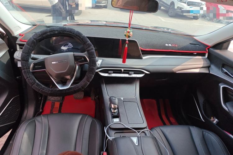 Used Venucia V 2022 260T Black Horse Edition · Idol
