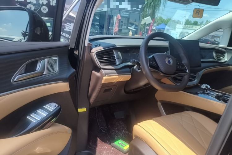 Used Denza D9 2024 DM-i 980 Four-Wheel Drive Prestige Model
