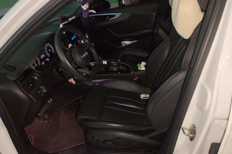 Used Audi A4L 2023 40 TFSI Luxury Dynamic Model
