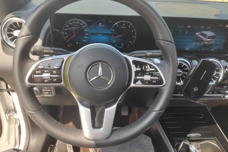 Used Mercedes-Benz GLB 2021 GLB 200 Dynamic Edition Steering Wheel