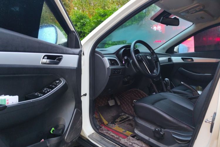 Used BAIC Senova X55 2016 1.5T CVT Elite Edition Driver Seat